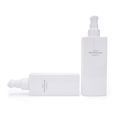 Bottiglia facciale della lozione della plastica di cura di pelle del contenitore del quadrato bianco 100ml 120ml 150ml 200ml